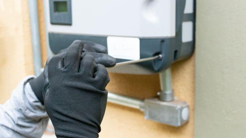 solar battery maintenance